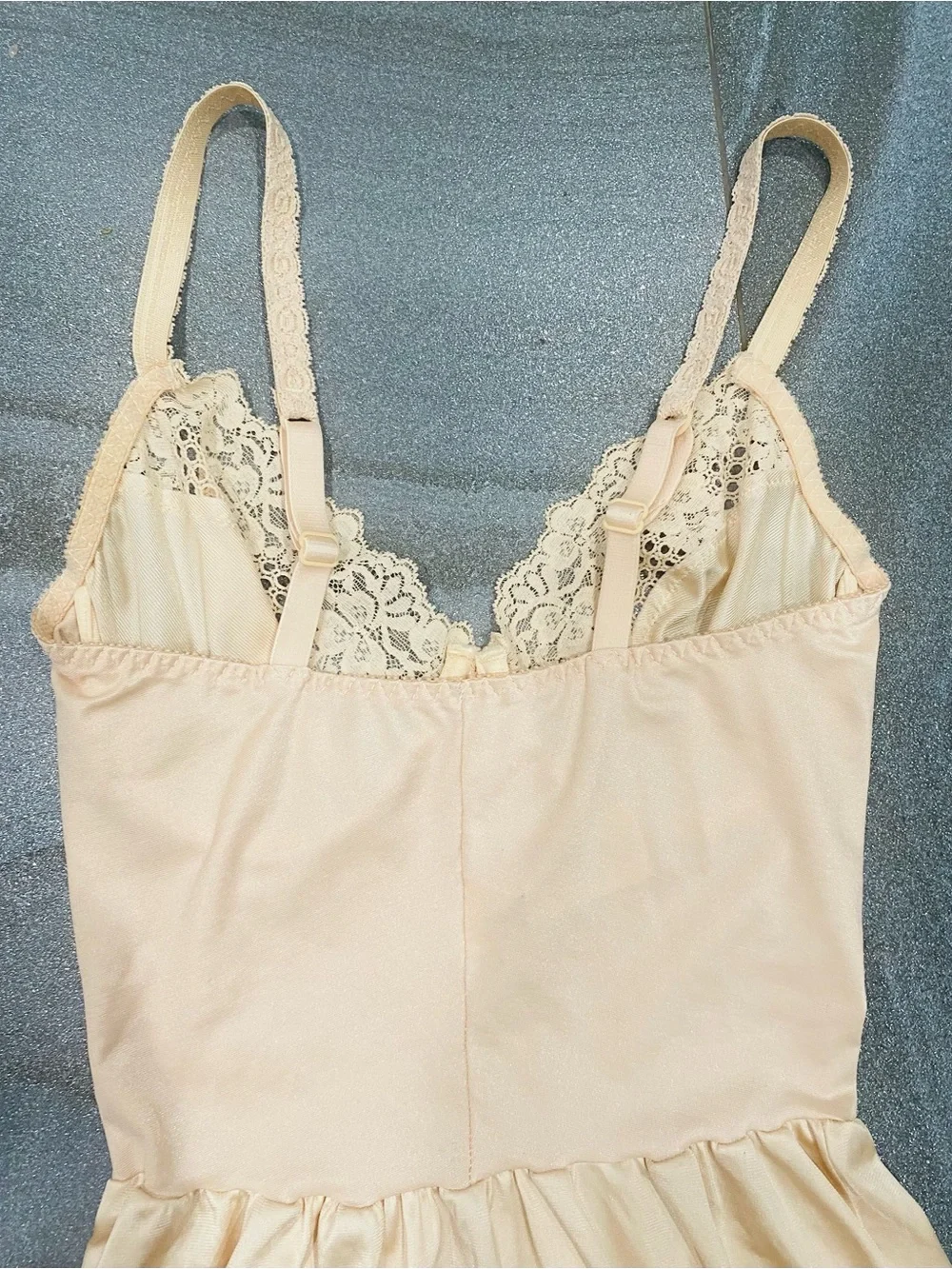 Vintage USA Made Cream Slip Floral Lace 34 C Size S